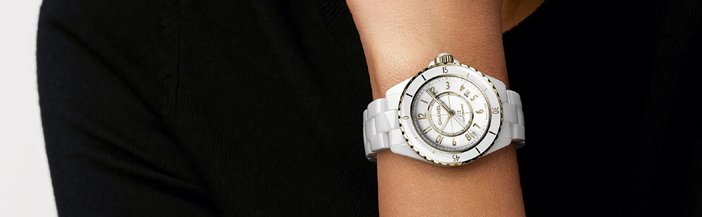 画像:セラミックとGoldのMariage　CHANEL　J12