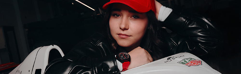 画像:鮮やかなレッドがアクセント！ダイナミックなデザインのフォーミュラ1クロノグラフ