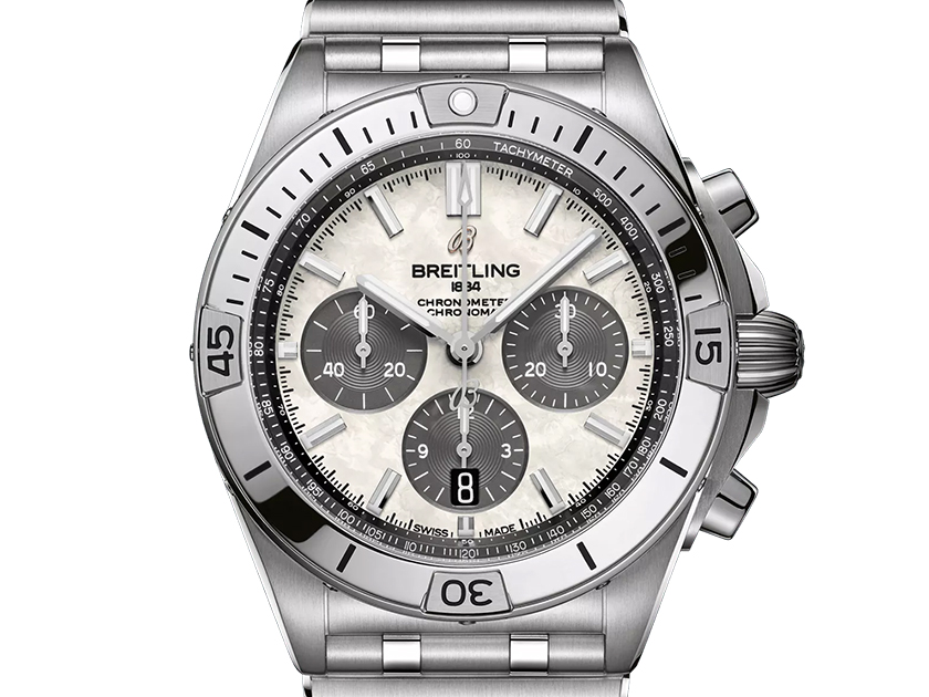 画像：白銀の季節に似合う、上品なクロノマット B01 42 ジャパン エディション　