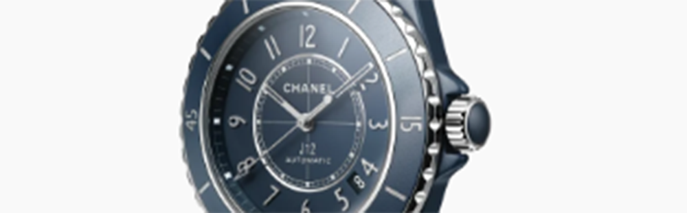 画像:『深みを纏う、ブルー』　CHANEL　J12　H11684